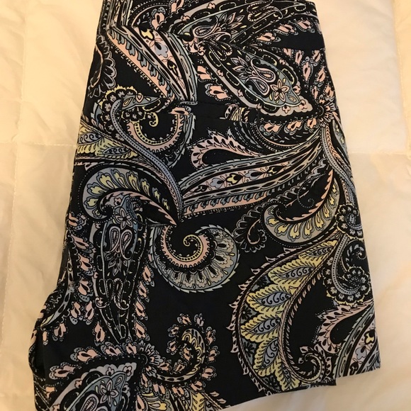 Banana Republic paisley shorts Hampton fit - Picture 3 of 5